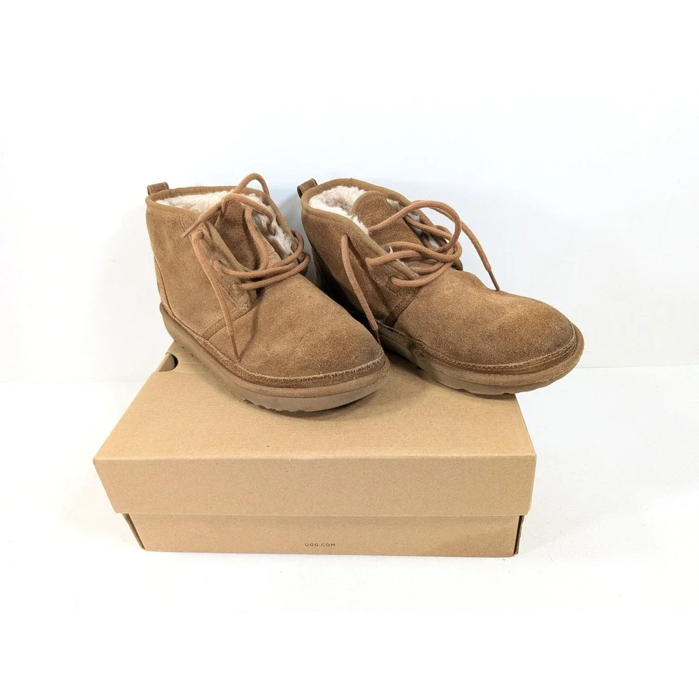 UGG Neumel II Chestnut Suede Lace Up Boots 1017320K Kids Size 5 Brown